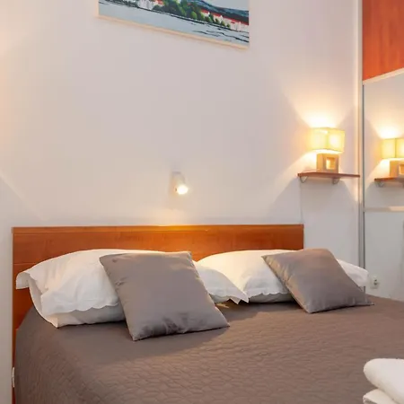 Tradicija Apartman *