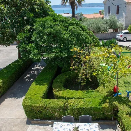 Tradicija Apartment Kastela