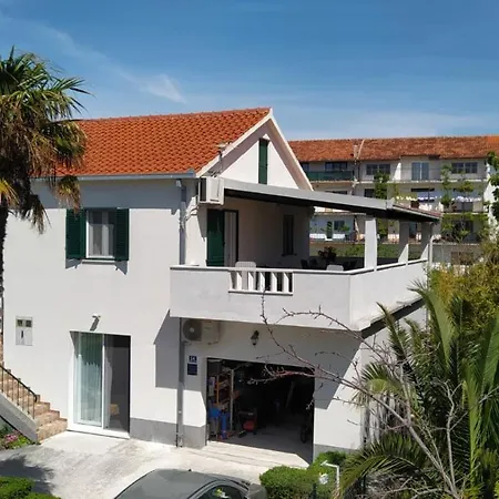 Tradicija Apartman *