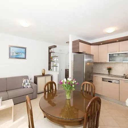 Tradicija Apartman Kaštela